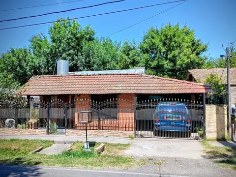 DEL VISO- Amplio Chalet  Apto Credito. M/b Acceso Panam Lote 440 m2 U$S 129.000