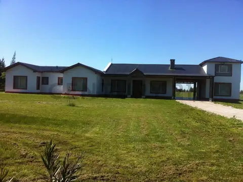 VENTA CASA 5 AMBIENTES  BRANDSEN