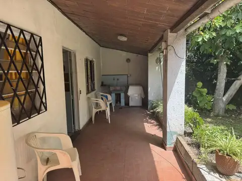Casa 3 ambientes con 2 baños