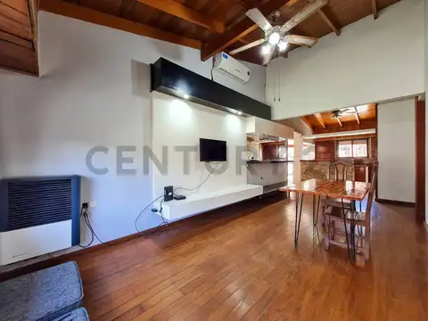 Casa 6 ambientes con 2 baños