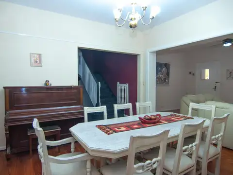 CHALET 7 AMBIENTES RETASADO