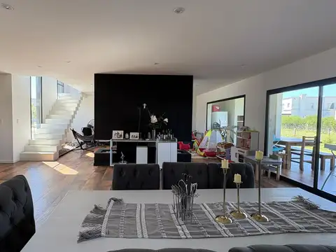 Casa en Venta al Este