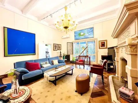 Casa 10 ambientes con 4 baños