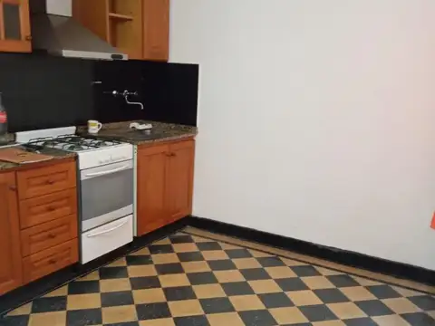 Casa en Alquiler en Villa Ballester, $ 800.000