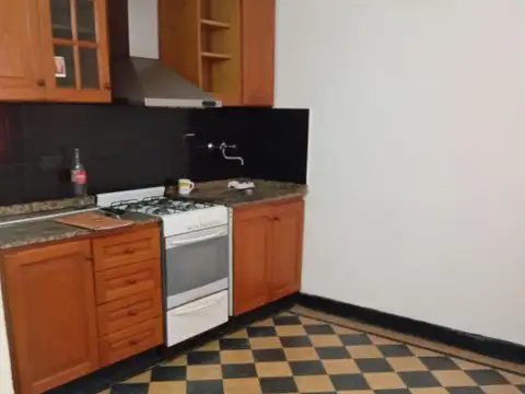 Casa en Alquiler en Villa Ballester, $ 800.000