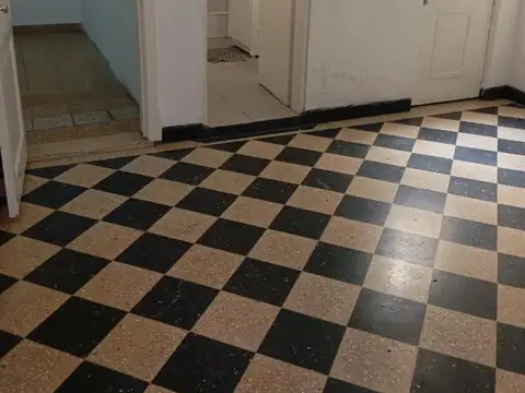 CASA 2 AMBIENTES Y MEDIO CON COCHERA, PARRILLA Y TERRAZA