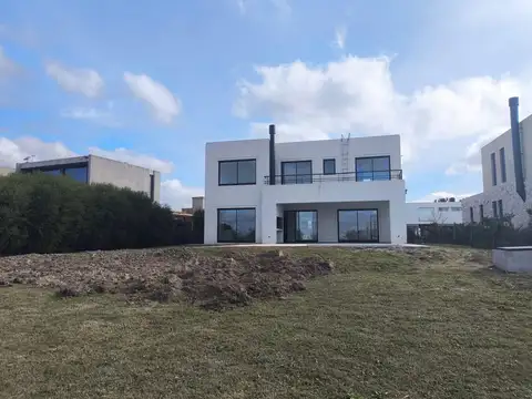VENTA CASA - EL CANTON VISTA AL GOLF 5 AMBIENTES