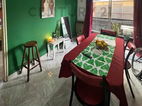 Av Pte. Domingo Peron 1900, Piso 1