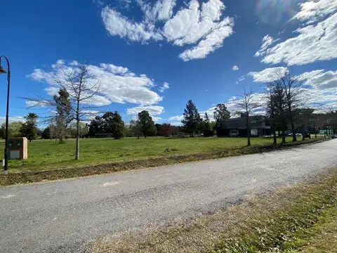 LOTE EN VENTA EN MIRALAGOS