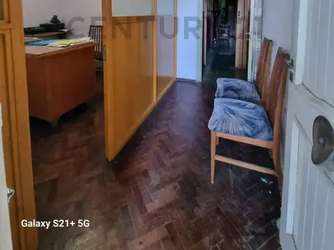 Husares 1975 100, Piso 0