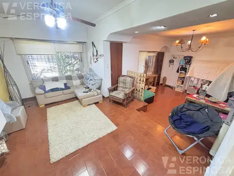 Casa 5 ambientes con 2 baños