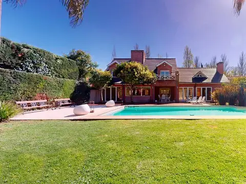 CASA EN VENTA EN GONNET 3 DORMITORIOS PARQUE