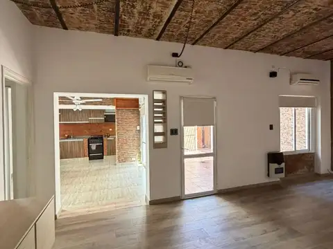 Casa en Alquiler en Echesortu, $ 850.000