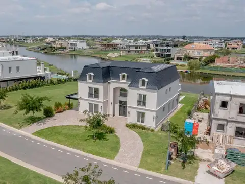 Puertos del Lago Marinas 100