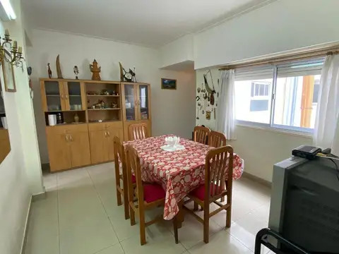 Venta - Departamento de 4 ambientes al contrafrente.