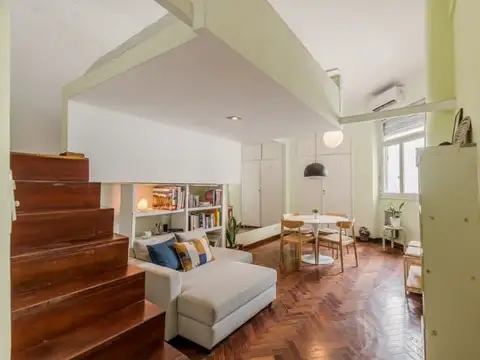 Venta Monoambiente con entrepiso y cocina separada en Retiro, a metros del subte