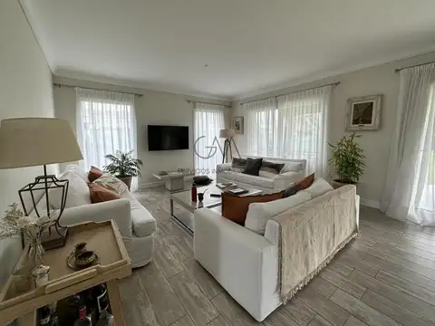 Casa en Alquiler temporario en B. Rumenco