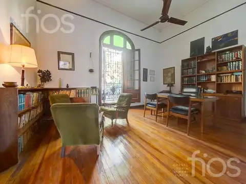 Casa 8 ambientes con 3 baños