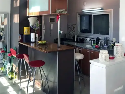 Depto Tipo Casa 3 ambientes con 2 baños