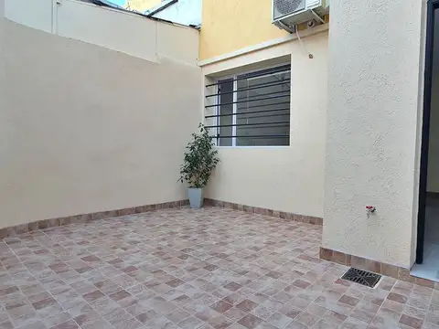 Depto Tipo Casa en Venta de 2 ambientes