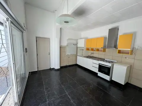Casa en Alquiler con 1 cochera