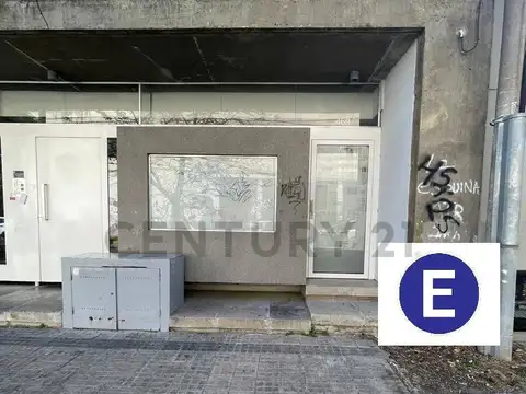 Local con cochera en La Plata en Venta