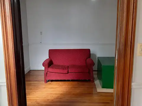 PH en venta de 3 ambientes mas escritorio super luminoso en excelente estado