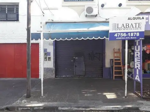 Excelente local de 50mts aprox. sobre Belgrano a metros de la Av. Velez Sarsfield
