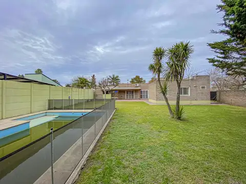 CASA EN VENTA EN FUNES. ACEPTA DEPTO EN ROSARIO