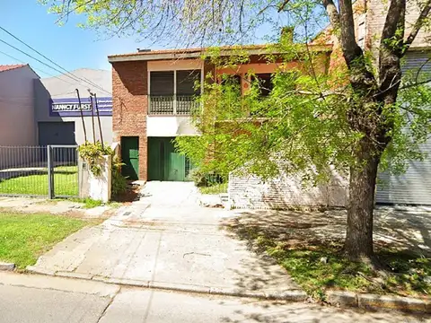 Casas sobre lote de 387 m2 en venta, Tigre Centro