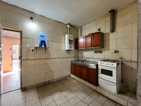 Casa 4 ambientes con 1 baño