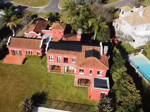 Casa 5 ambientes con 3 baños