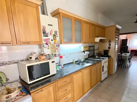 Casa 4 ambientes con 1 baño