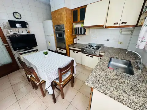Depto Tipo Casa en Venta con 1 cocheras