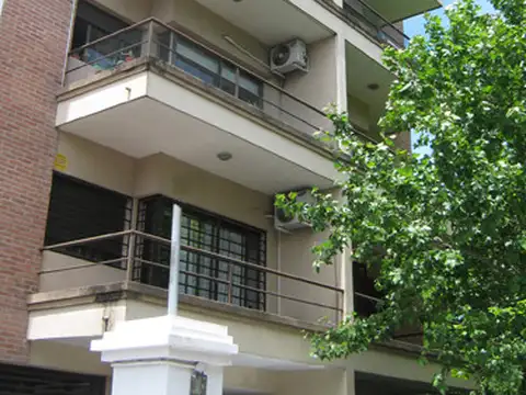 EN UNA MUY BUENA ZONA CÉNTRIC A Y RESIDENCIAL LINDÍSIMO DE PARTAMENTO DE 2 AMBIENTES