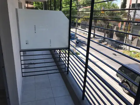 Av W De Tata 4900, Piso 1