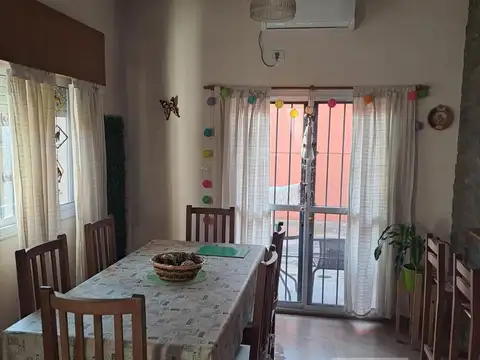 Depto Tipo Casa 5 ambientes con 2 baños