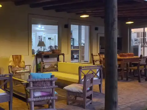 Casa en Alquiler al Oeste