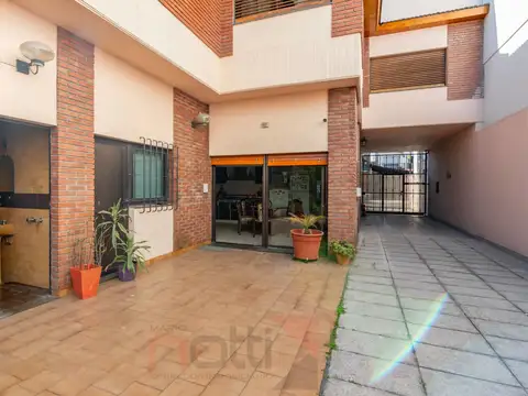 EXCELENTE UBICACION  LOTE DE 8.68 X 52.