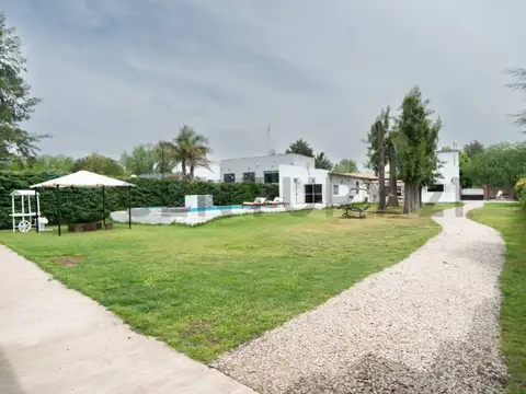 VENTA CASA 5 AMBIENTES MORENO BARRIO GAONA GRAN LOTE QUINCHO PILETA