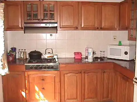 Casa 5 ambientes con 2 baños