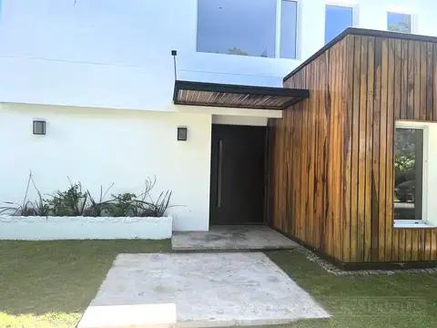 Casa 7 ambientes con 3 baños