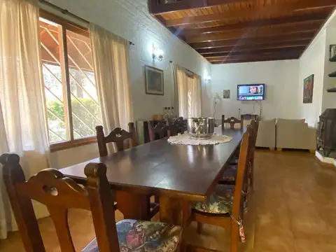 ESPECTACULAR CASA QUINTA EN  EL CAZADOR