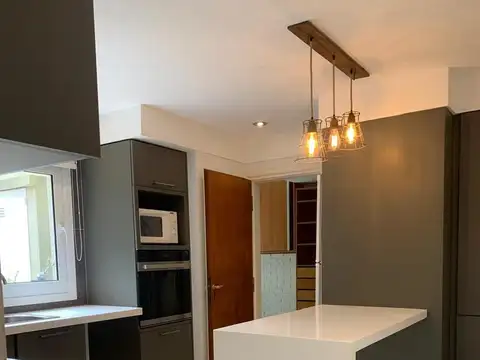 Casa en Alquiler Temporal con 1 cochera