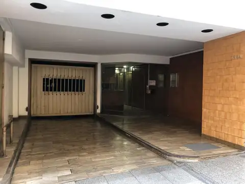 Cochera enAv.  Luro entre Cordoba y Santiago del Estero