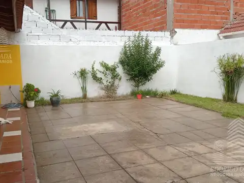 Casa 4 ambientes con 1 baño