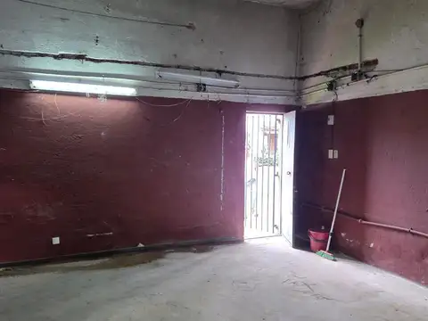 Mendoza y Juan Crisol - Deposito/Galpon en Venta - Excelente ubicacion