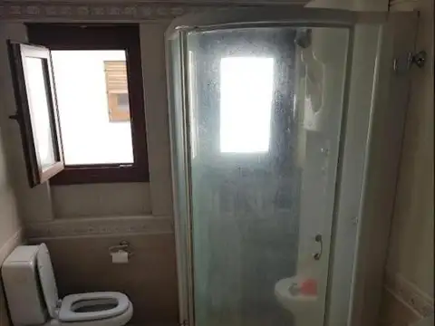 VENTA – CHALET DE 5 AMBIENTES EN 2 PLANTAS CON JARDÍN Y PILETA