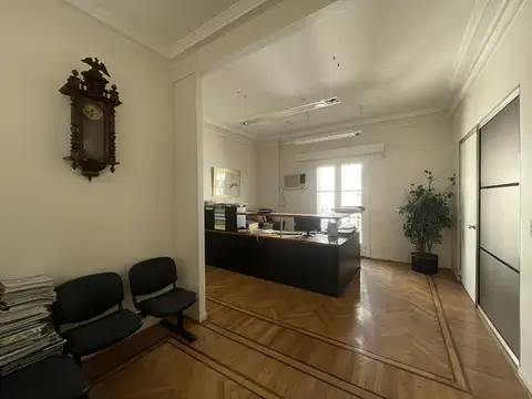 Oficina en Venta 60 años