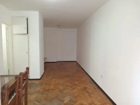 Monoambiente Divisible C/Entrada Indep. J. Ingenieros 2700